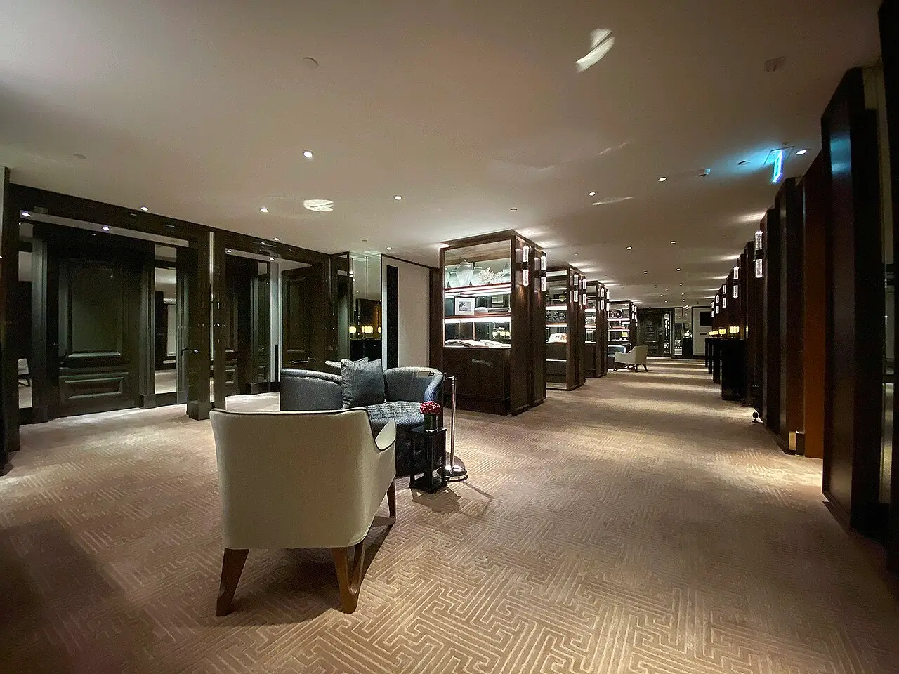 Rosewood Hong Kong inside view